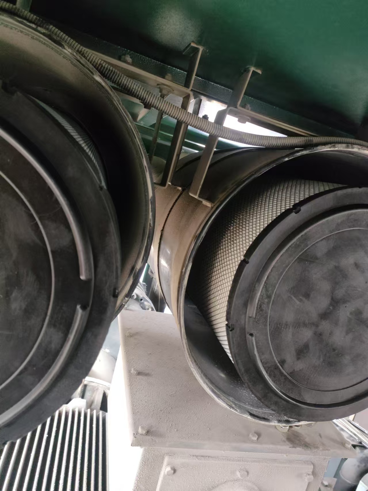 福建龍巖開(kāi)山空壓機(jī)315KW維修保養(yǎng)(圖3)